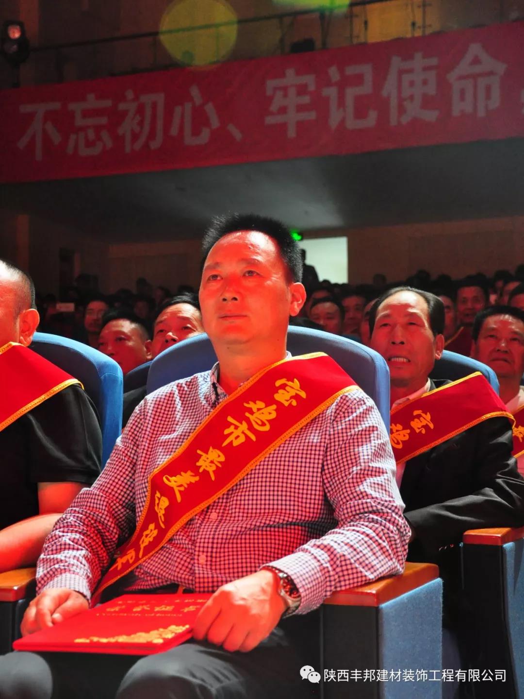 華麗轉身，他從閱兵場闊步邁向到祖國建設大舞臺！